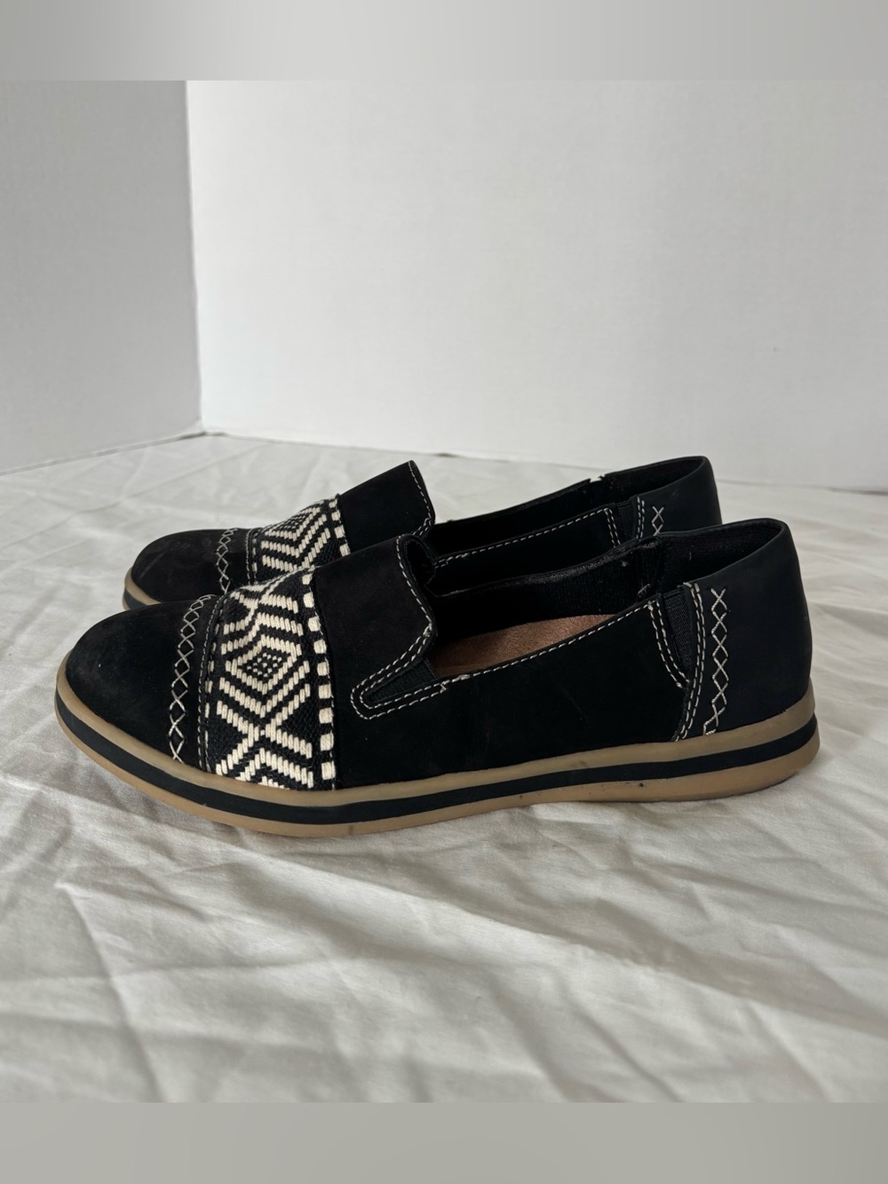 Earth Origins Black Bailey slip-on flats Size 9